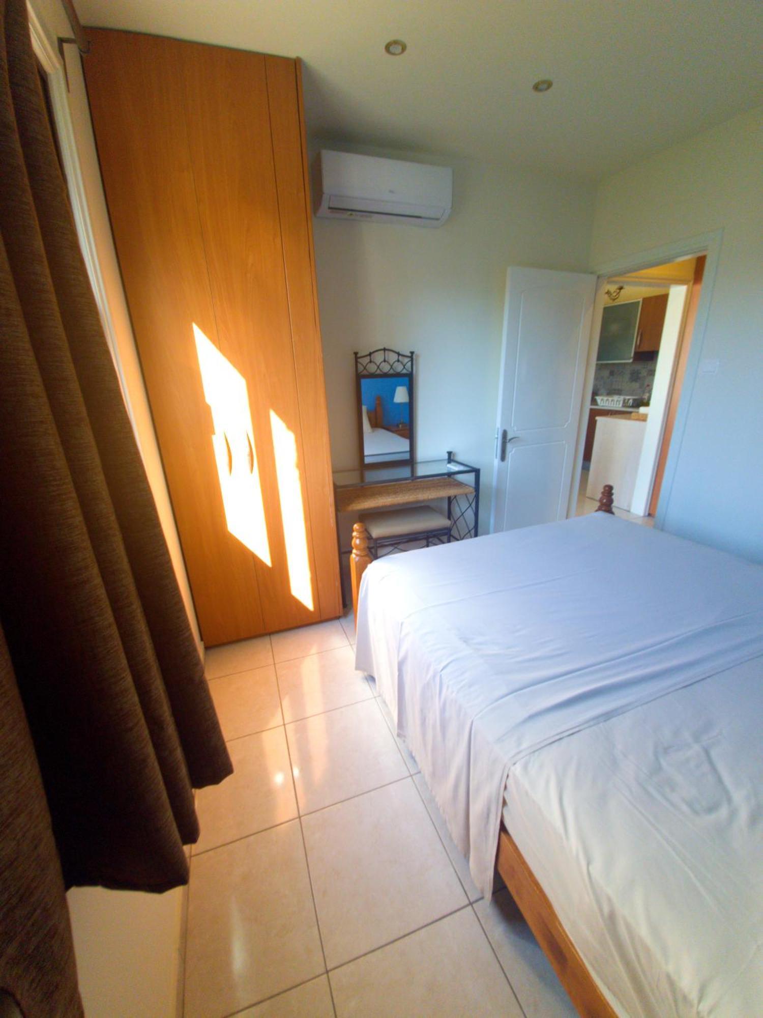 Seaside Rustic Flat In Harbour Tourist Area Pafos